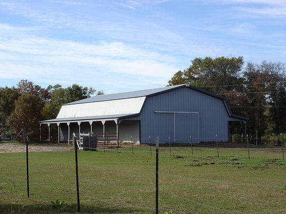 4-Stall Barn