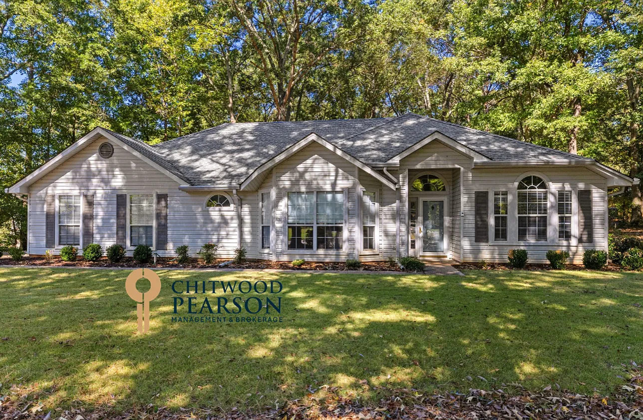 Updated 3 Bedroom Home with Fenced Backyard in Newnan — Photo 1