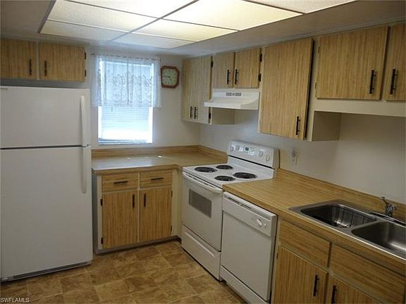 4th image of 27227 Pullen Ave #24