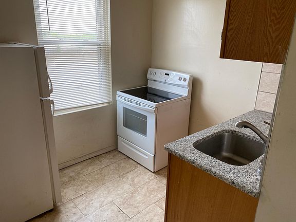 3rd image of 2300 E Lehigh Ave #3F