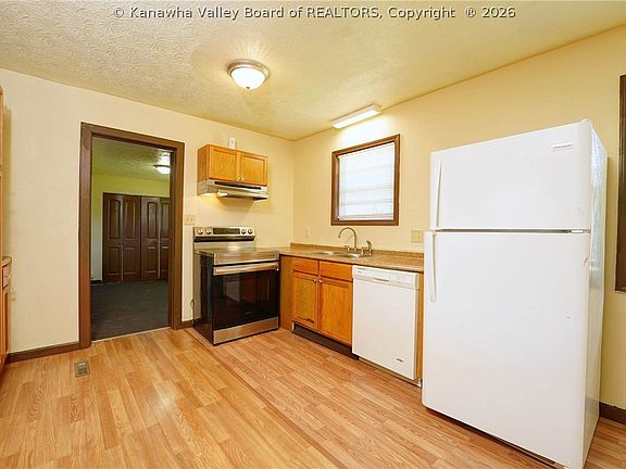 5th image of 5302 Katie Ln