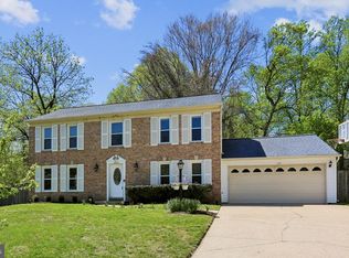 10240 Colebrook Ave, Potomac, MD 20854