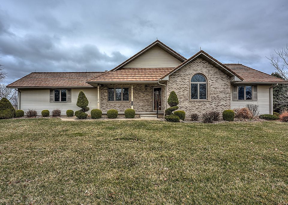 1st image of 27 Riverview Dr