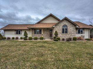 27 Riverview Dr, Nauvoo, IL 62354