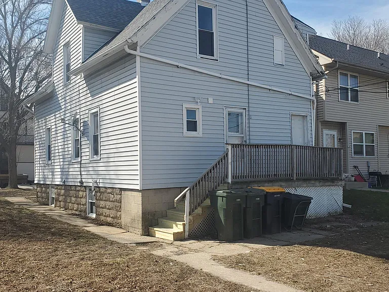 1742 S 64th St #UPPER — Photo 2
