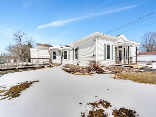 462 Jackson St, Waupun, WI 53963