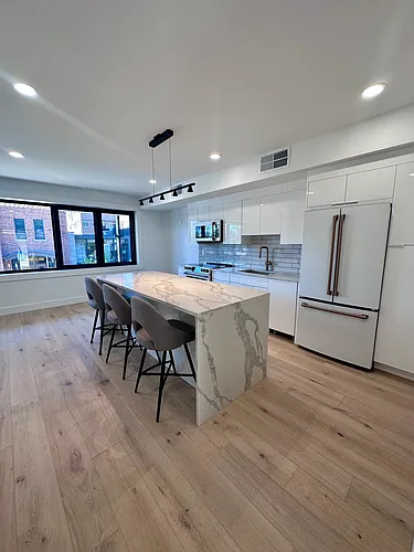 201 Park St Photo 1