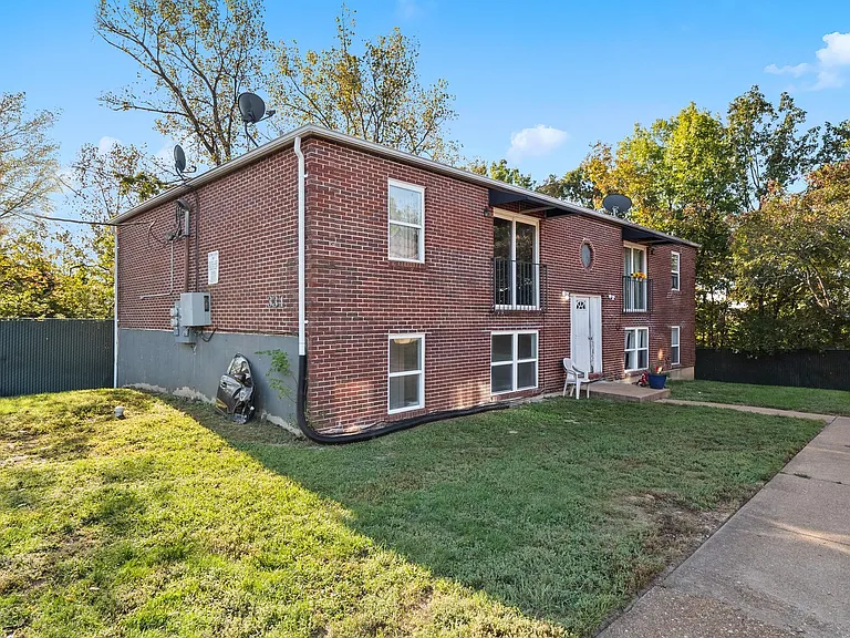 334 Mount Everest Dr — Photo 11
