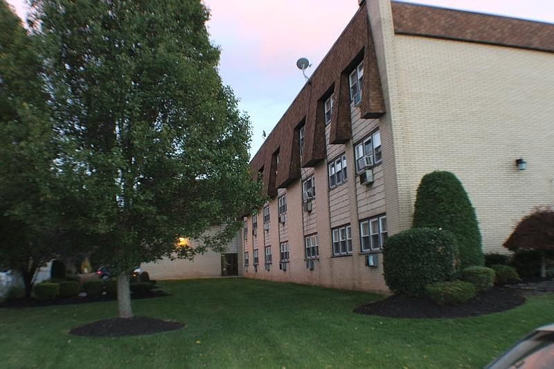 2nd image of 301 W Morris Ave APT C2