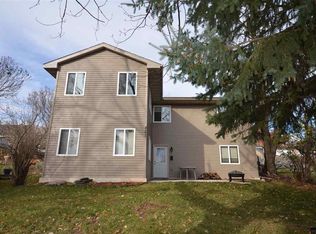 821 W 4th St, Duluth, MN 55806