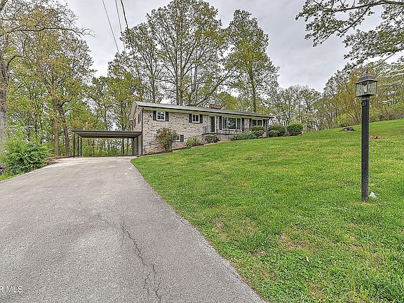 3rd image of 1215 Romans Dr