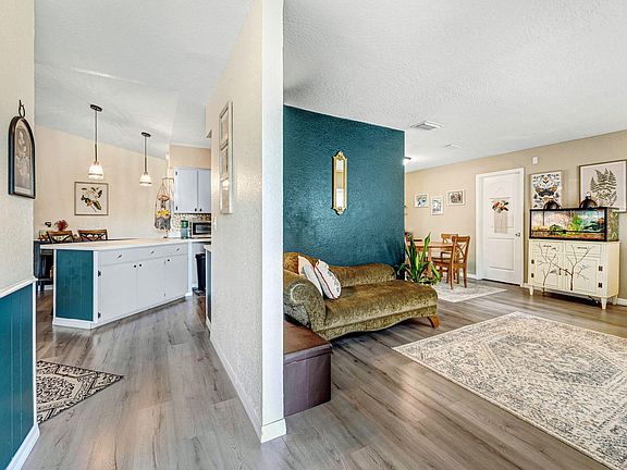 5th image of 1079 WHITEHURST Road SW