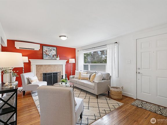 3rd image of 6325 42nd Avenue SW