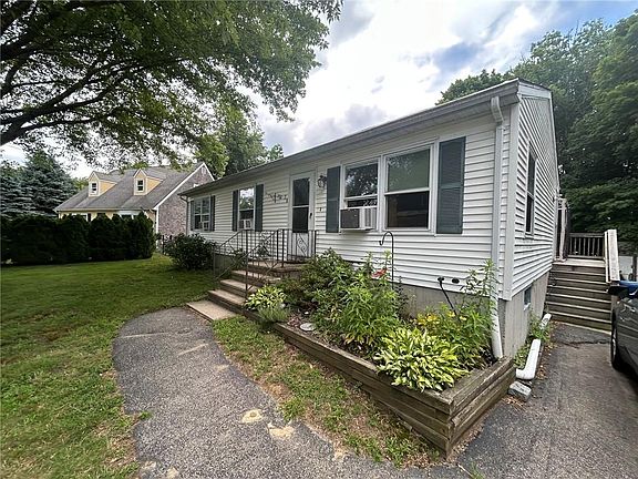 4th image of 28 Karee Ct