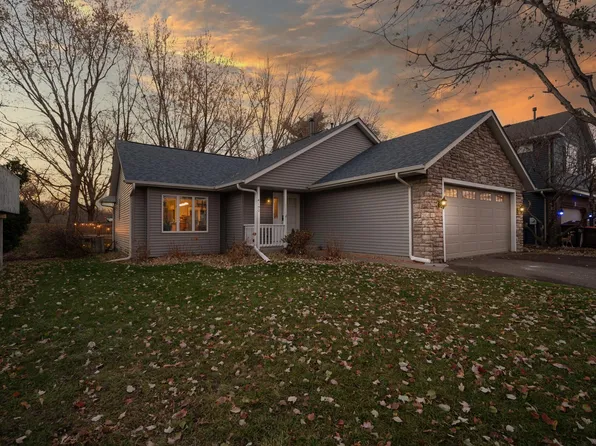 4190 Hallmark Ave N, Oakdale, MN 55128