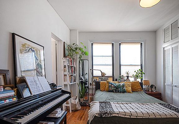 5th image of 205 W 88th St APT 9G
