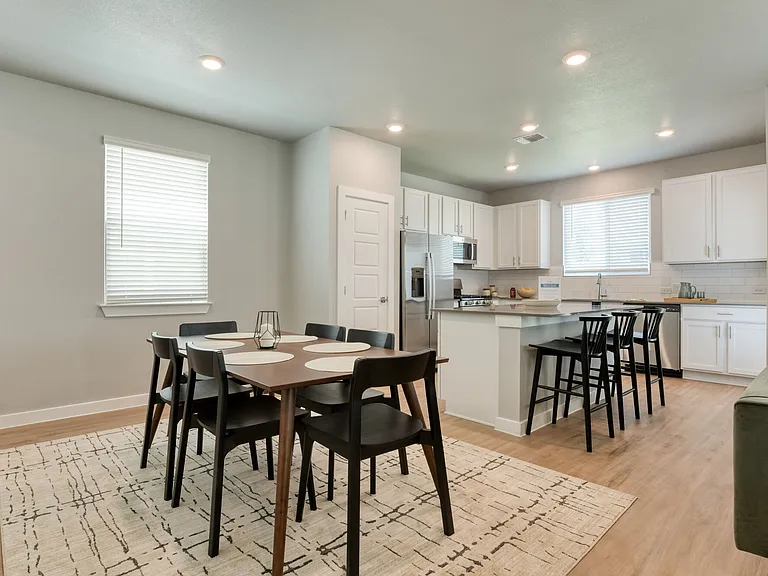 Altura Luxury Rental Homes — Photo 25
