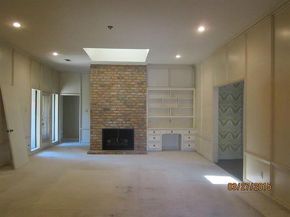3rd image of 6835 Charlmont Cir