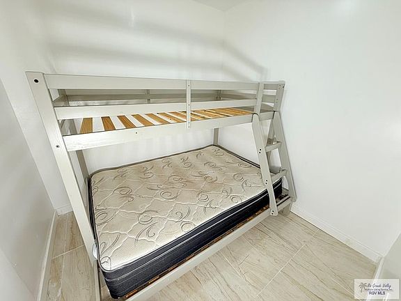 3rd image of 1900 E Elizabeth St #306