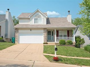 573 Winter Bluff Dr, Fenton, MO