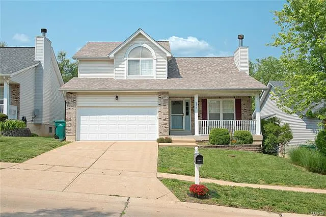 573 Winter Bluff Dr photo 1
