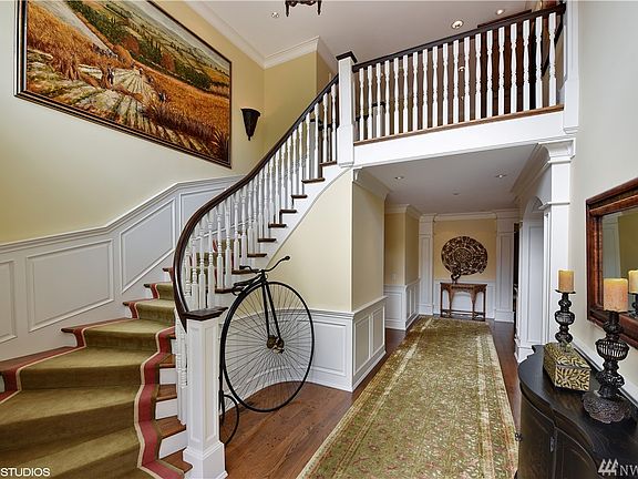 3rd image of 425 86th Ave NE