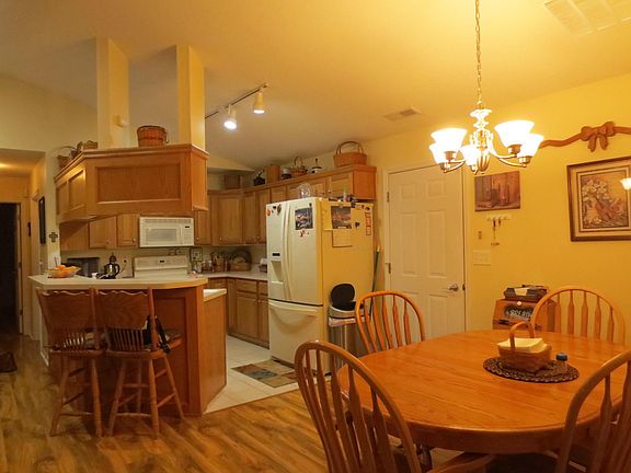 5th image of 671 Fox Run Cir S