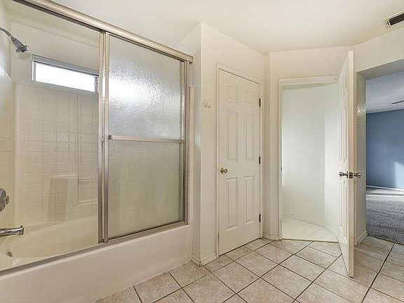 5th image of 2243 Railway Cir
