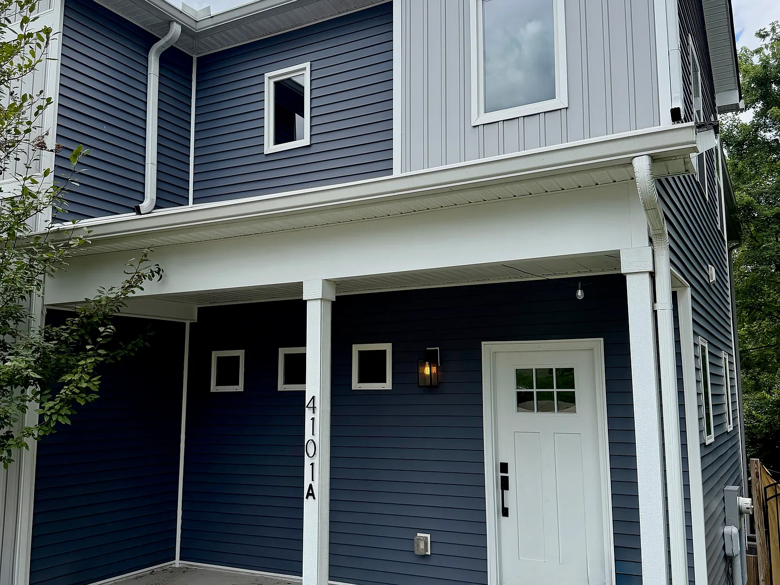 3 bed, 2.5 bath, 1413 sqft, $2,300 — Photo 1
