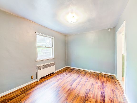 4th image of 2475 Woodward Ave