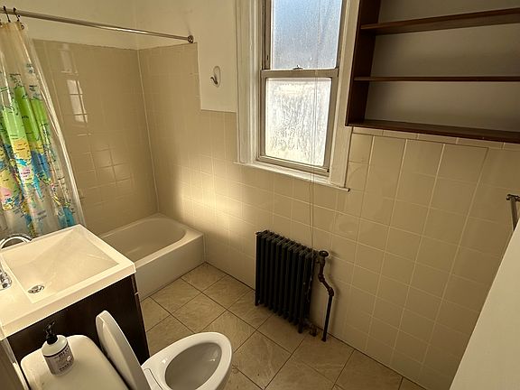 2nd image of 528 50th Ave Fl 3
