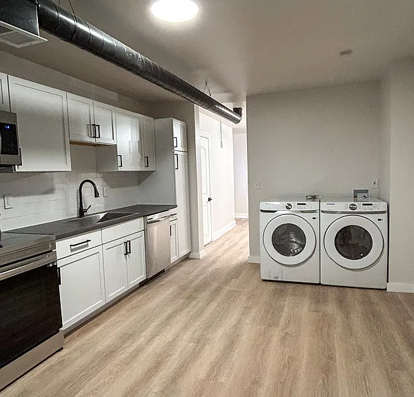 3206 Dobson St #3 — Photo 3