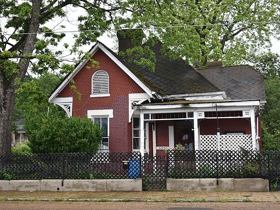 2nd image of 2405 Washington St