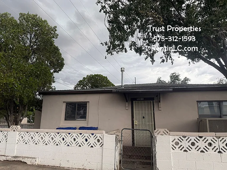 920 Texas Ave — Photo 1
