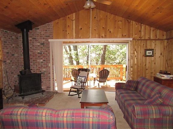 3rd image of 600 Oak Knoll Circle Dr