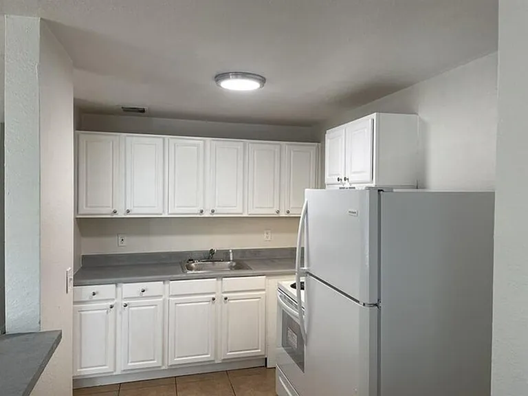 1520 W Blue Heron Blvd #29 — Photo 6