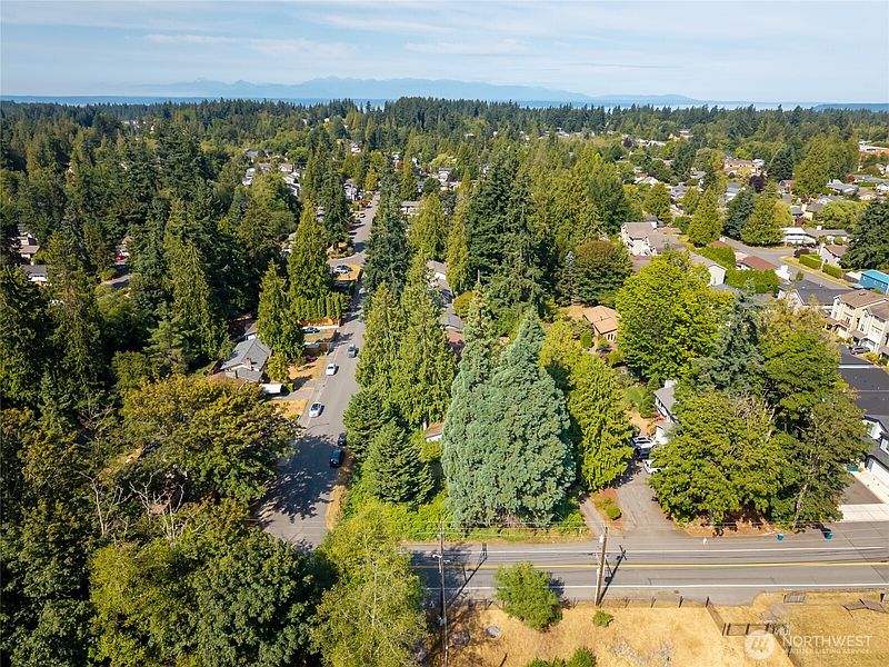 3rd image of 15304 44th Avenue W