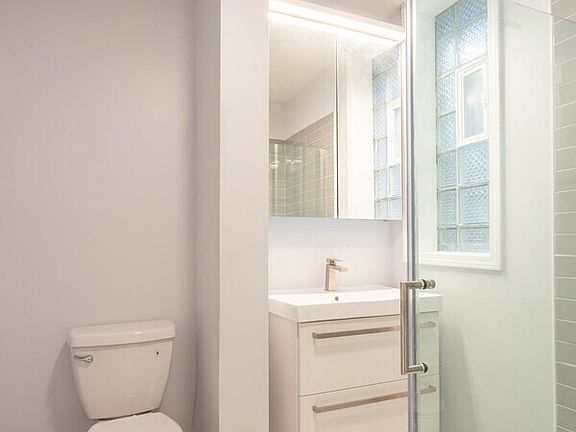 4th image of 1740 W North Ave APT 1R