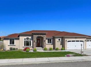1404 Blue Mountain Loop, Richland, WA 99352