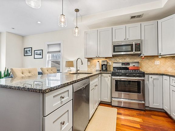 4th image of 188 Bolton St #3
