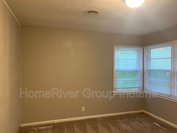 4th image of 3028 N Campbell Ave
