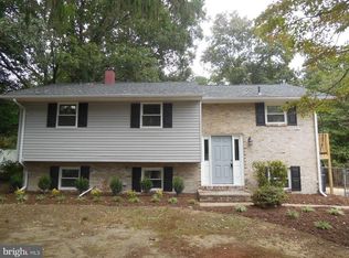 836 Woods Rd, Pasadena, MD 21122