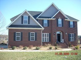 6013 Windsor Cir, Elon, NC 27244