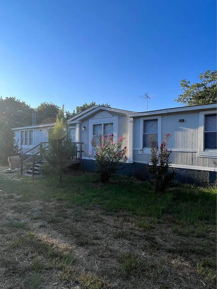 3 bed, 1848 sqft, $1,700 — Photo 1