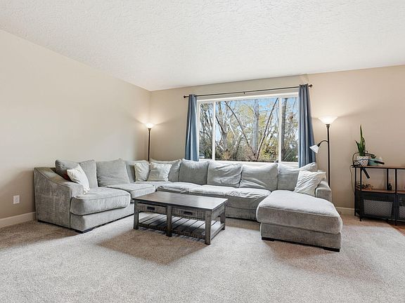 5th image of 3046 NE Red Oak Dr