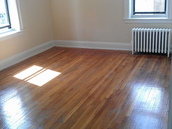 2nd image of 3805 Crescent St APT 5A