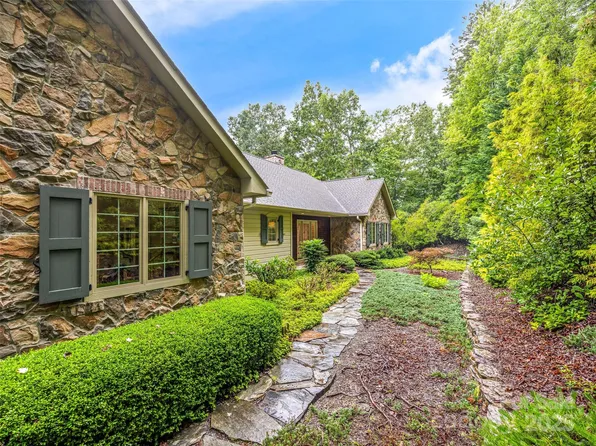 2043 Campbell Dr, Pisgah Forest, NC 28768