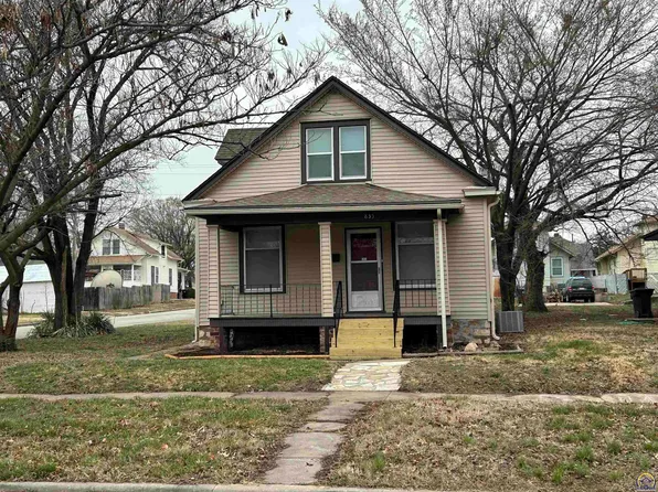835 SW College Ave, Topeka, KS 66606