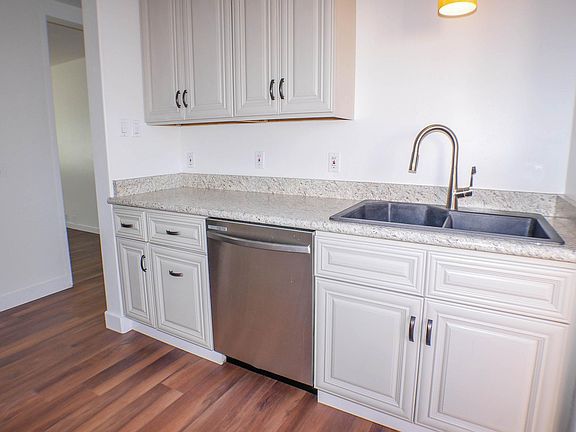 4th image of 3028 Glendora St