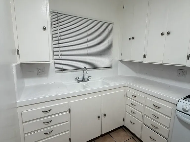 5042 Valley Blvd #4 — Photo 9